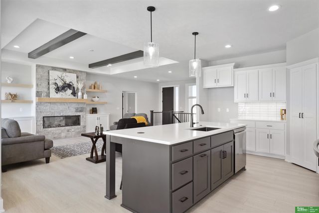 5504 N 212th Avenue, Elkhorn, NE 68022