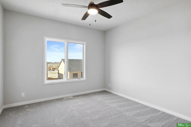 5504 N 212th Avenue, Elkhorn, NE 68022