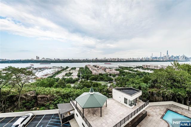 250 Gorge 8 C, Cliffside Park, NJ 07010