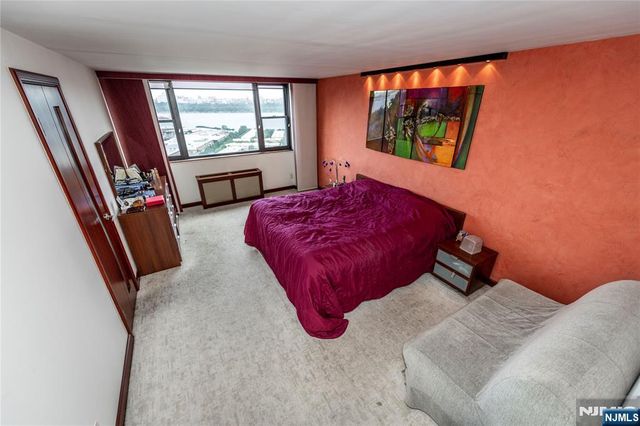 250 Gorge 8 C, Cliffside Park, NJ 07010