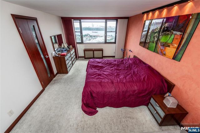 250 Gorge 8 C, Cliffside Park, NJ 07010