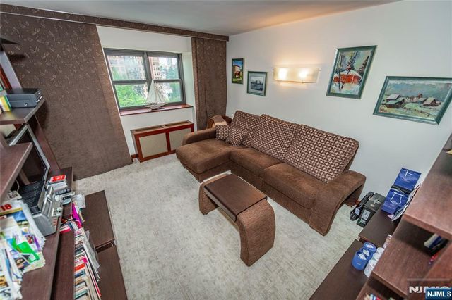 250 Gorge 8 C, Cliffside Park, NJ 07010