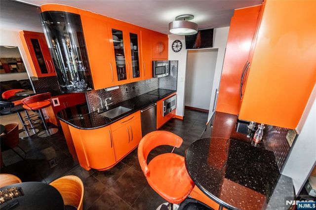 250 Gorge 8 C, Cliffside Park, NJ 07010