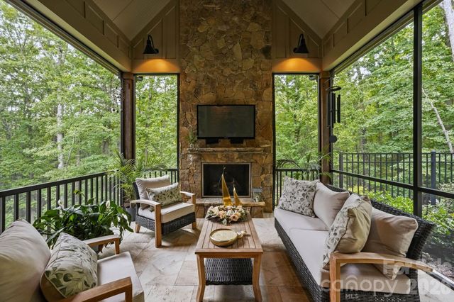 8921 Island Point Road, Charlotte, NC 28278