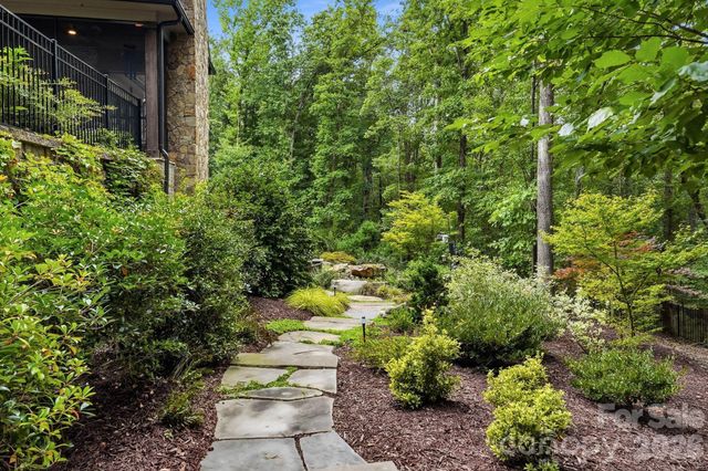 8921 Island Point Road, Charlotte, NC 28278