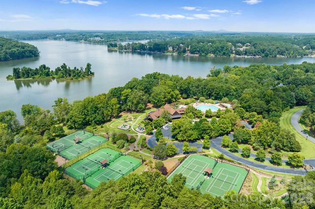 8921 Island Point Road, Charlotte, NC 28278