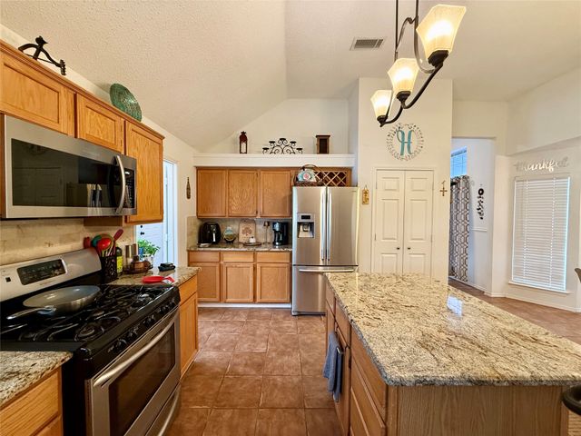 1658 Glenmore Drive, Lewisville, TX 75077