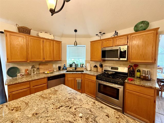 1658 Glenmore Drive, Lewisville, TX 75077