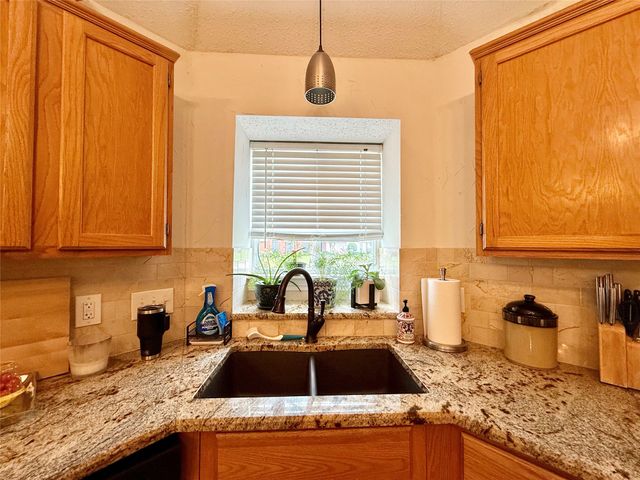 1658 Glenmore Drive, Lewisville, TX 75077