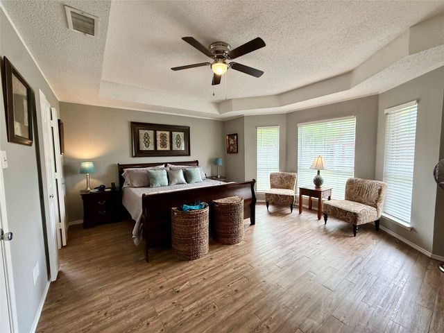 1658 Glenmore Drive, Lewisville, TX 75077