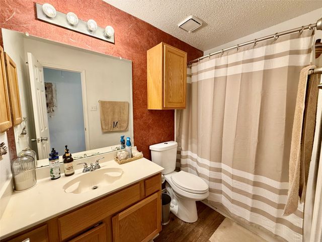 1658 Glenmore Drive, Lewisville, TX 75077