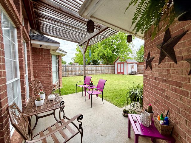 1658 Glenmore Drive, Lewisville, TX 75077