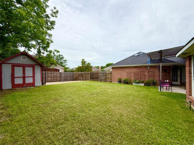 1658 Glenmore Drive, Lewisville, TX 75077