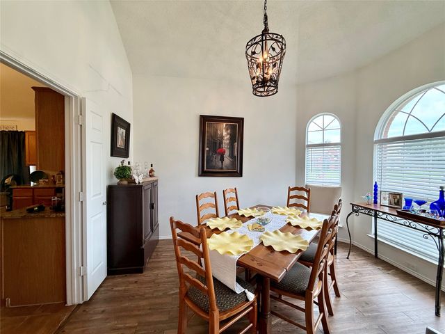 1658 Glenmore Drive, Lewisville, TX 75077