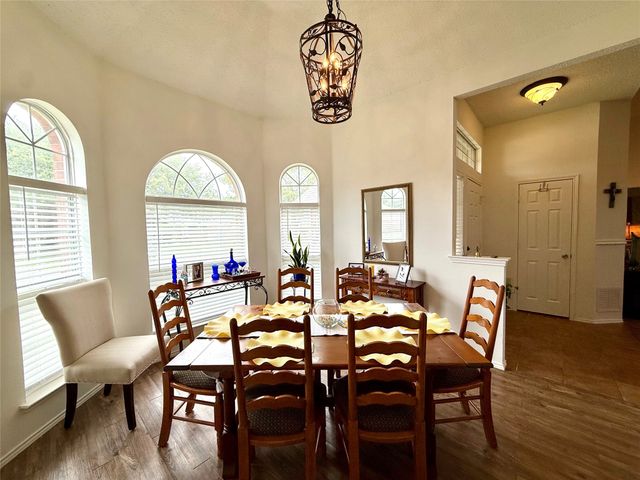 1658 Glenmore Drive, Lewisville, TX 75077