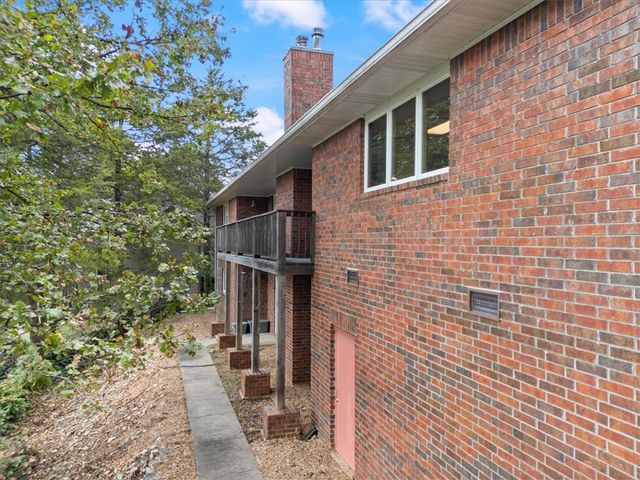 4 White River Cove, Holiday Island, AR 72631