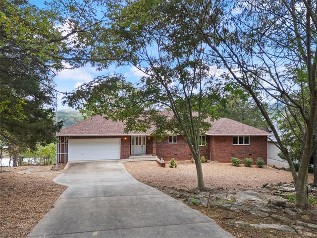 4 White River Cove, Holiday Island, AR 72631