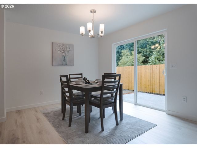 1006 Ne MARINERS Loop, Portland, OR 97211