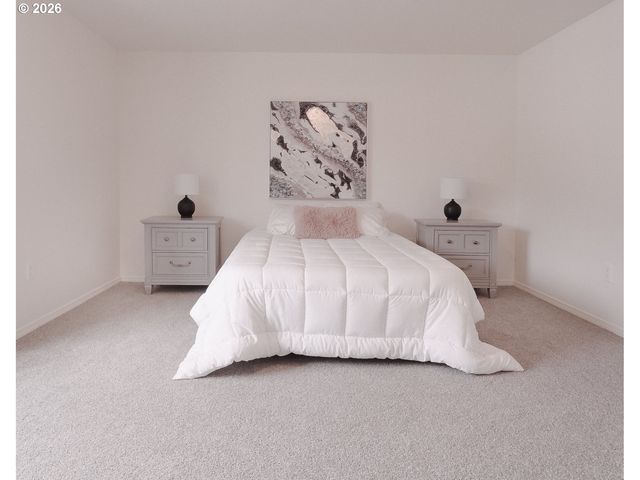1006 Ne MARINERS Loop, Portland, OR 97211
