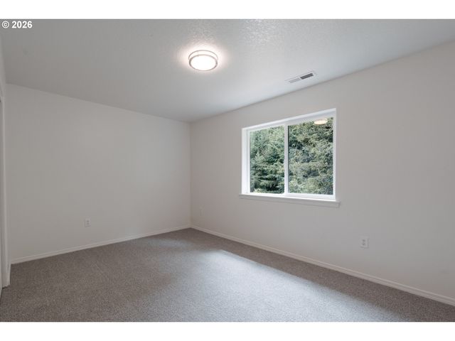 1006 Ne MARINERS Loop, Portland, OR 97211
