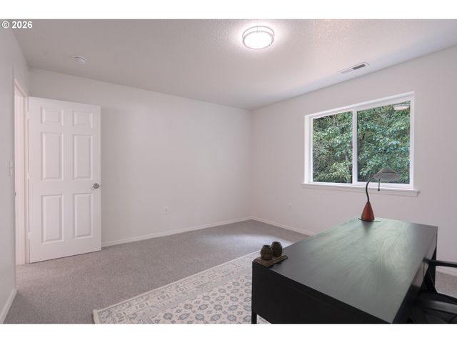 1006 Ne MARINERS Loop, Portland, OR 97211