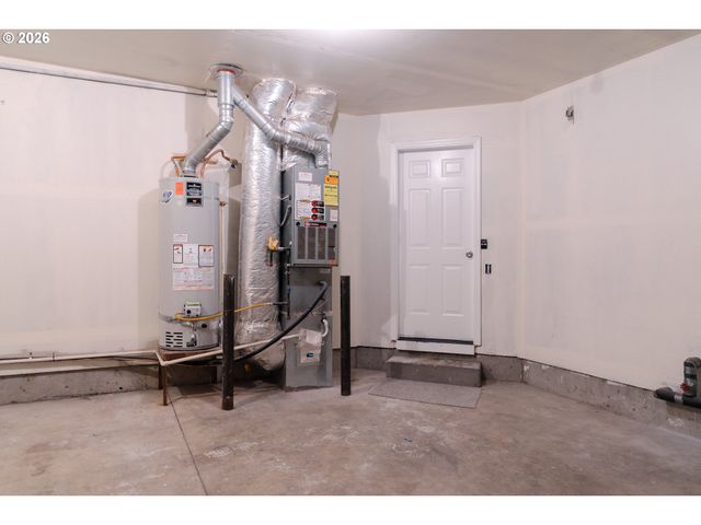 1006 Ne MARINERS Loop, Portland, OR 97211