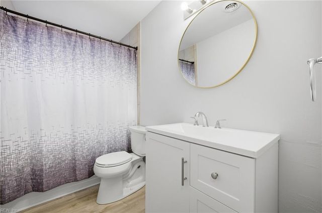 19 Plantation DR, Hampton, VA 23669