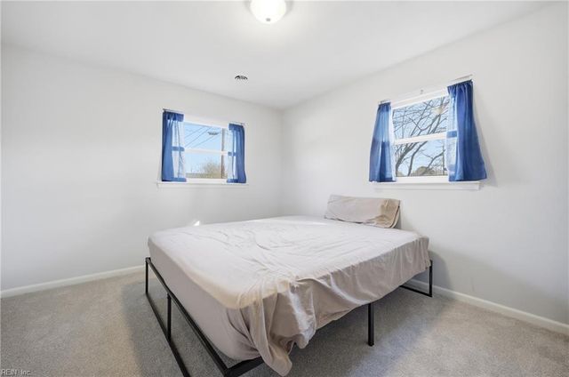 19 Plantation DR, Hampton, VA 23669