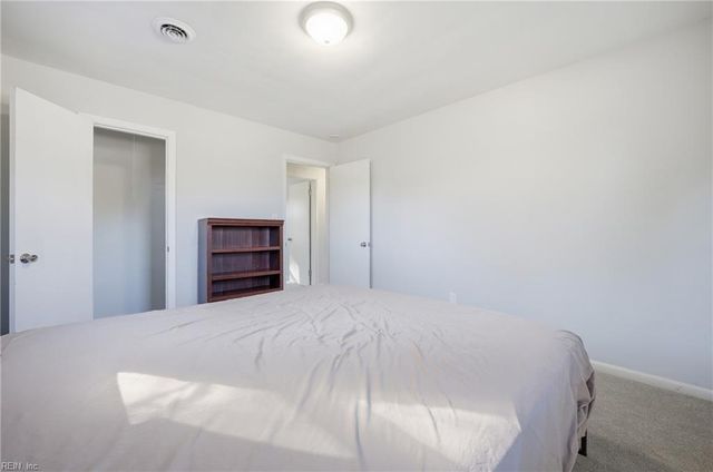 19 Plantation DR, Hampton, VA 23669