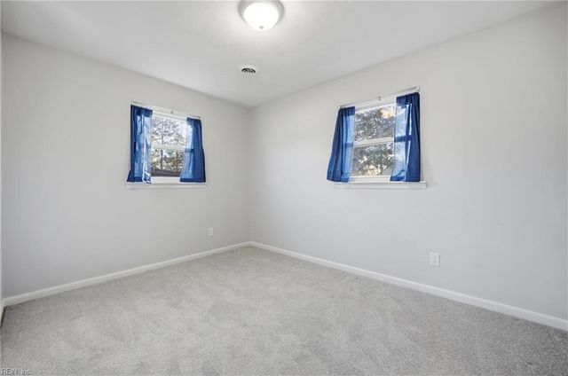 19 Plantation DR, Hampton, VA 23669