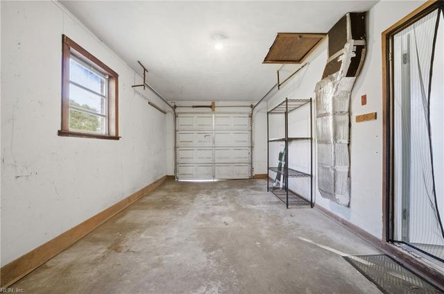 19 Plantation DR, Hampton, VA 23669