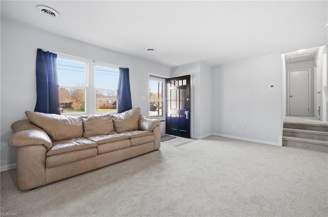 19 Plantation DR, Hampton, VA 23669