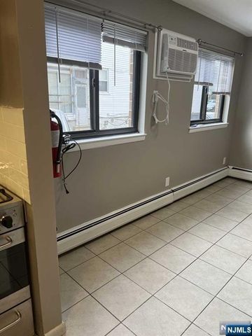 17 68th Street 7, Guttenberg, NJ 07093