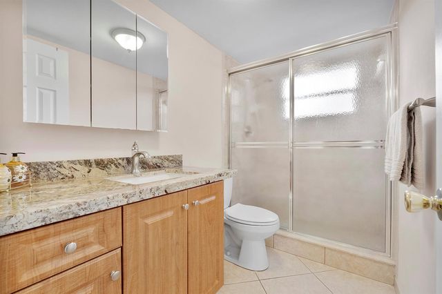 4270 NW 40th Street 205, Lauderdale Lakes, FL 33319