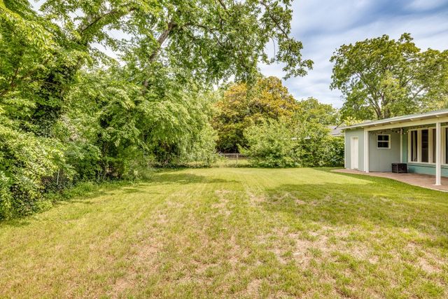 607 N Cottonwood Drive, Richardson, TX 75080