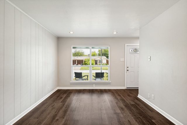 607 N Cottonwood Drive, Richardson, TX 75080