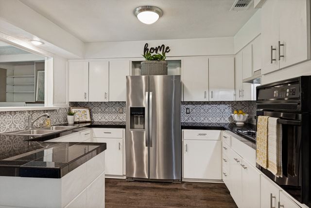 607 N Cottonwood Drive, Richardson, TX 75080