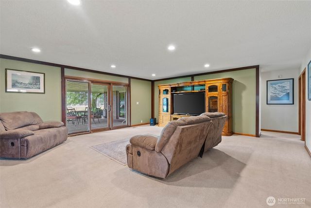 24415 N Crescent Road, Chattaroy, WA 99003