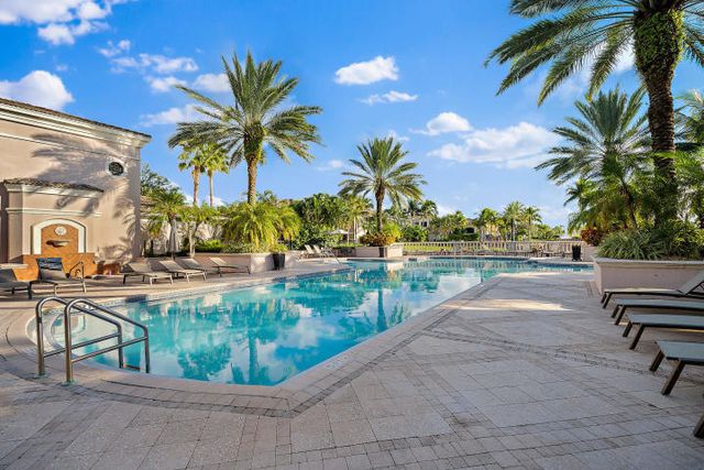 2801 SARENTO Place 302, Palm Beach Gardens, FL 33410
