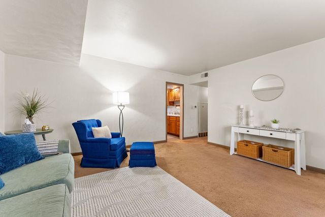 426 7th Street Court E, Milan, IL 61264