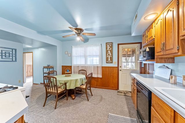 426 7th Street Court E, Milan, IL 61264