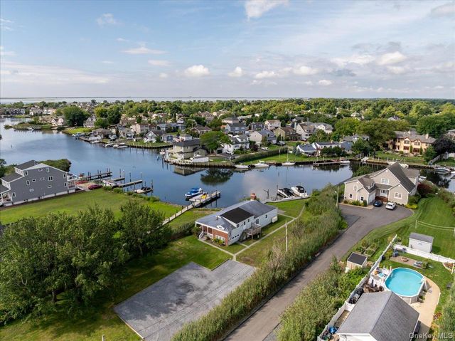 46 Riverdale Avenue, Massapequa, NY 11758