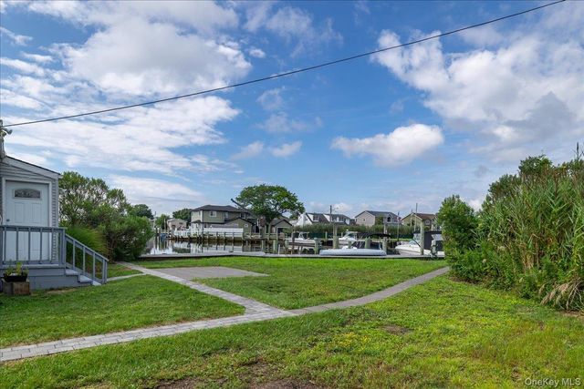 46 Riverdale Avenue, Massapequa, NY 11758