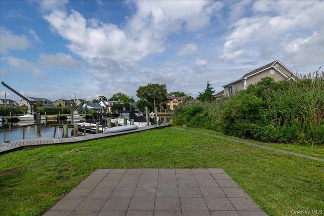 46 Riverdale Avenue, Massapequa, NY 11758