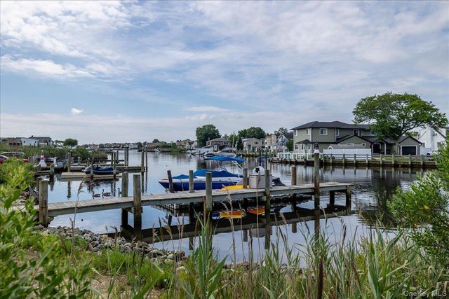 46 Riverdale Avenue, Massapequa, NY 11758