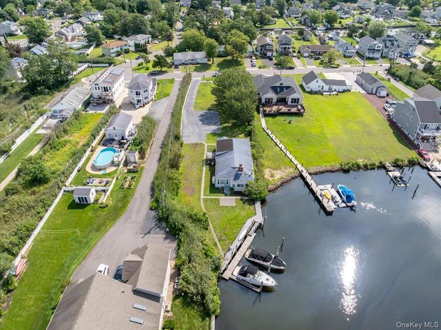 46 Riverdale Avenue, Massapequa, NY 11758