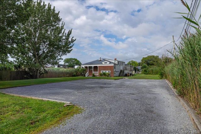 46 Riverdale Avenue, Massapequa, NY 11758