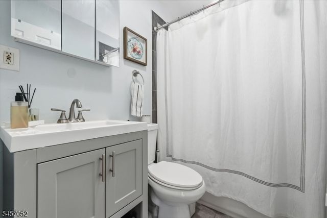 223 Woodlawn Ave, Linden City, NJ 07036
