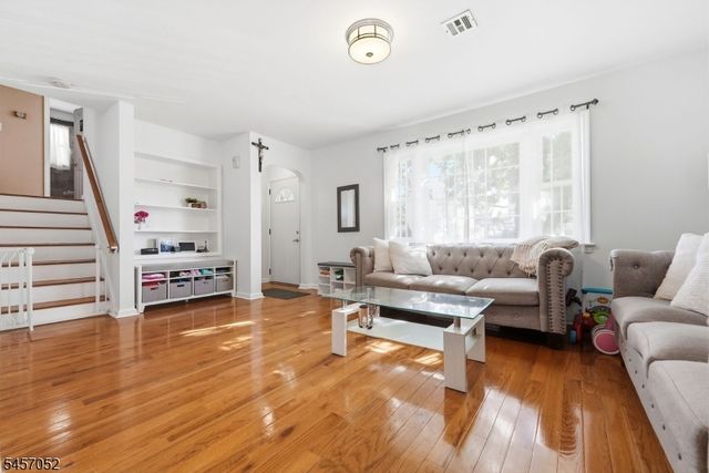 223 Woodlawn Ave, Linden City, NJ 07036
