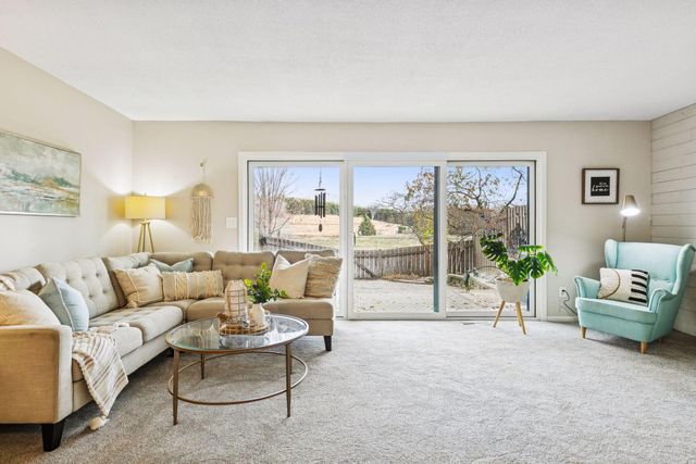 125 Mcknight Road N K, Saint Paul, MN 55119